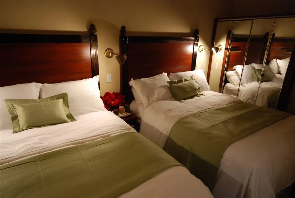 Life Hotel New York 4*,